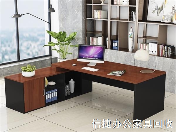 北京班臺(tái)回收價(jià)格，北京經(jīng)理桌回收